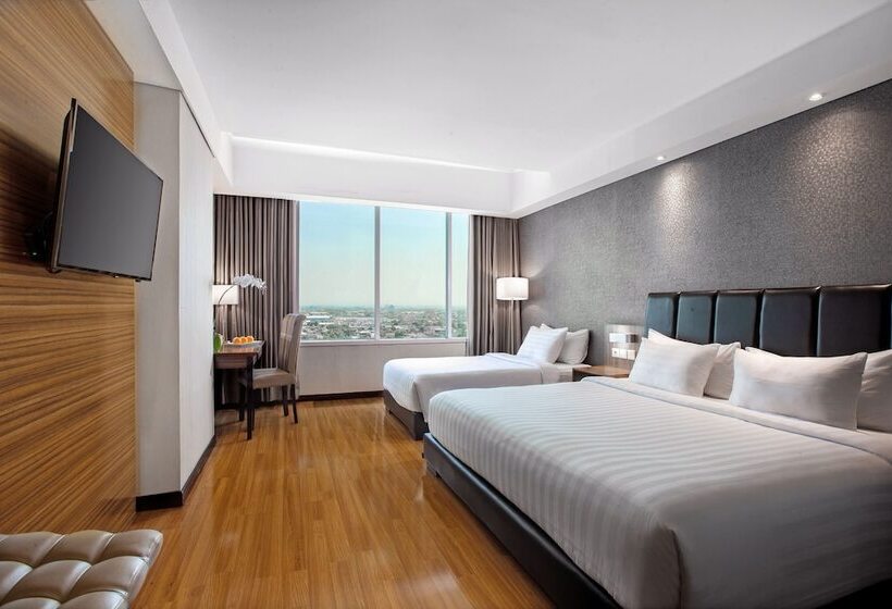 The Alana Hotel & Convention Center Solo By Aston