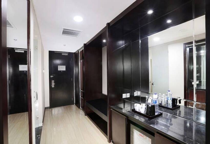 The Alana Hotel & Convention Center Solo By Aston