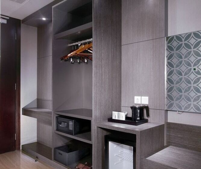 The Alana Hotel & Convention Center Solo By Aston