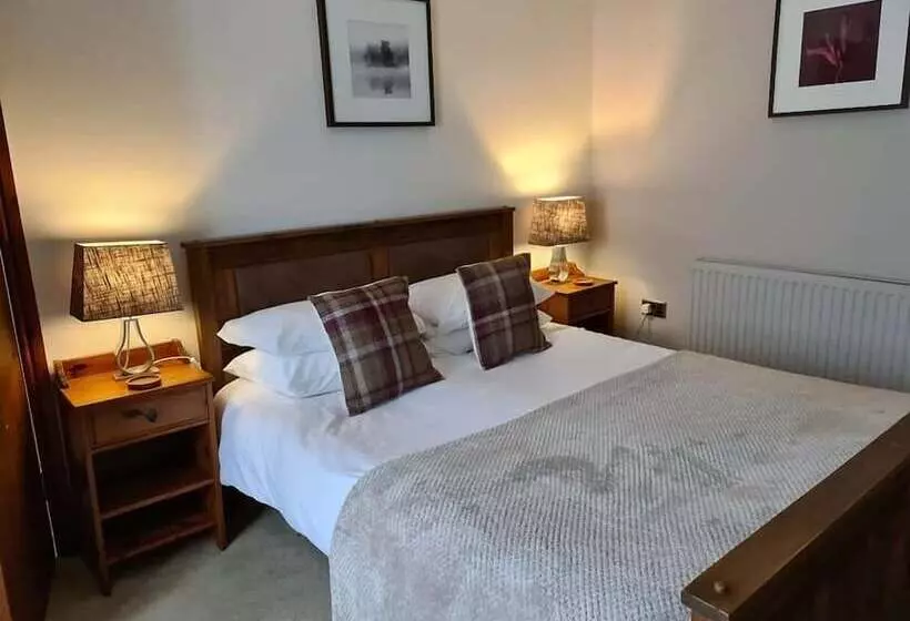 בית מלון כפרי Ty Morgan S