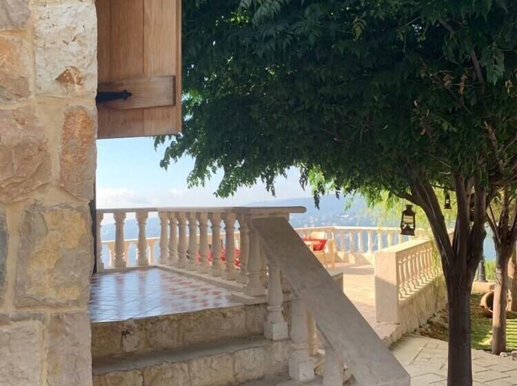 تختخواب و صبحانه Château Sainte Andrée