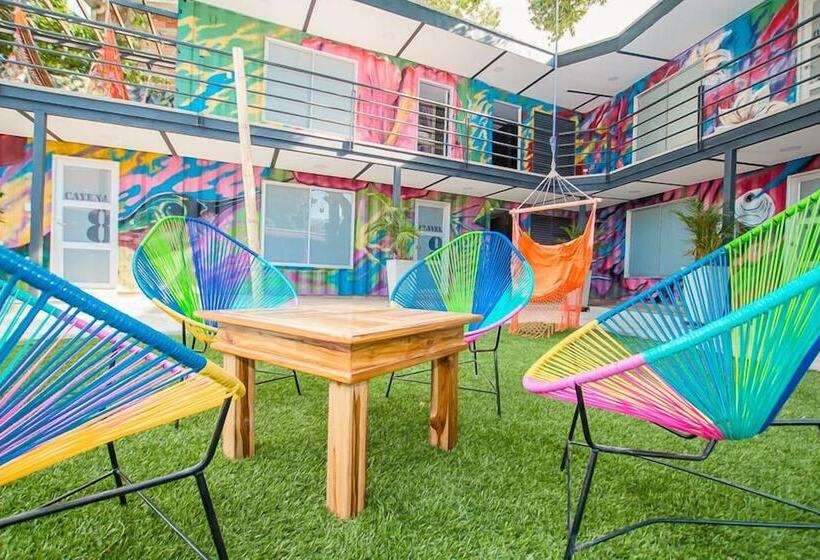 Casa Avelina Boutique Hostel