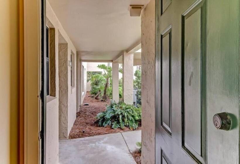 Отель 102 Sailmaker