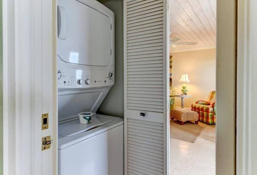 Отель 102 Sailmaker