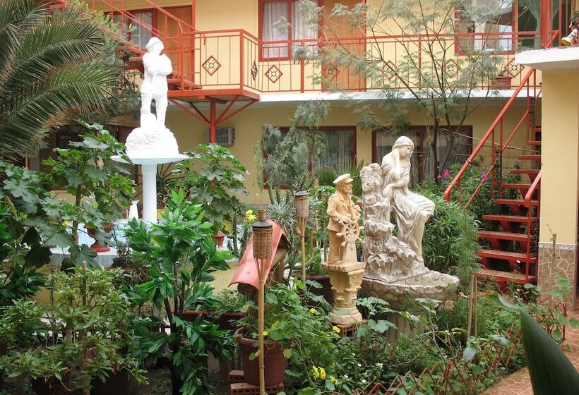 Hotel Puerto Caliche