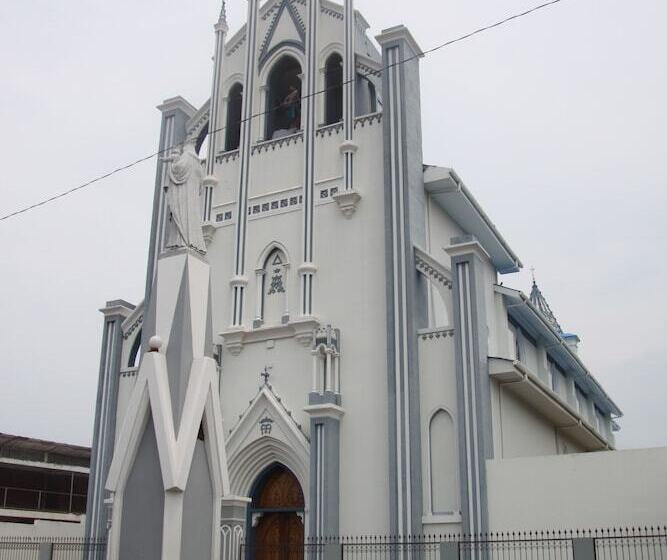 هتل San Simian Lodge