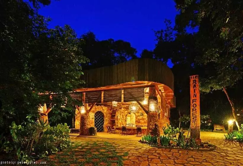 هتل The Rainforest Geo Lodge