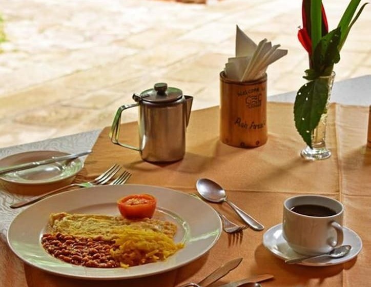 هتل The Rainforest Geo Lodge