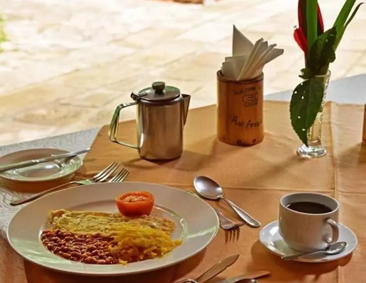 هتل The Rainforest Geo Lodge