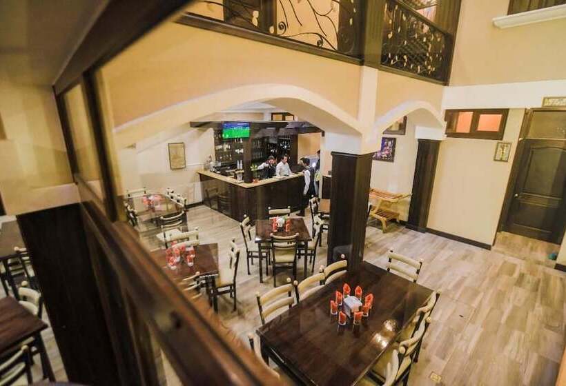 هتل Y Restaurante Manhattan