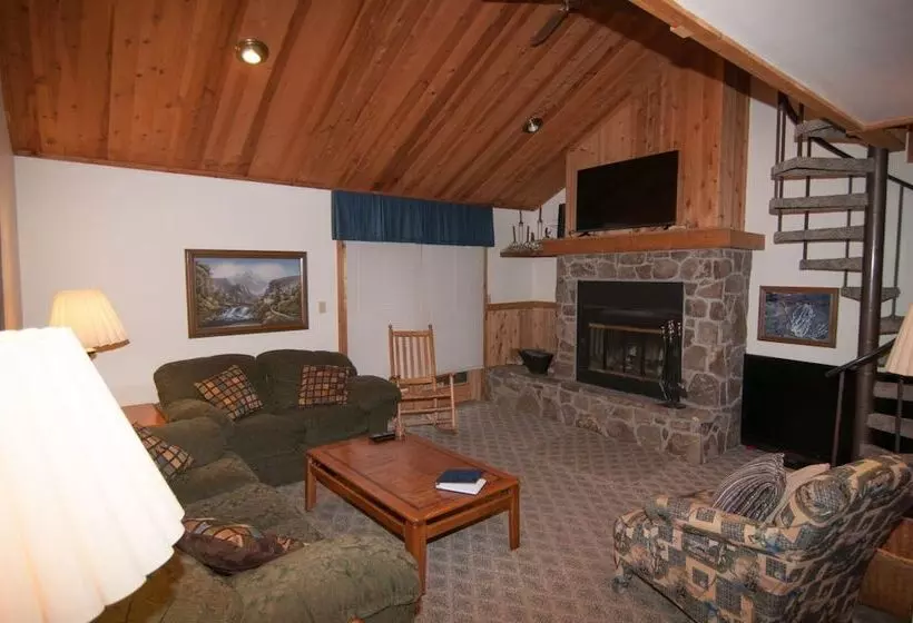 Northwoods A4   Huckleberry Hideaway