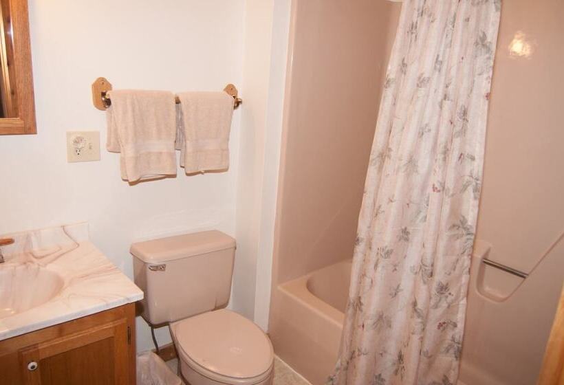 Northwoods A4 Huckleberry Hideaway