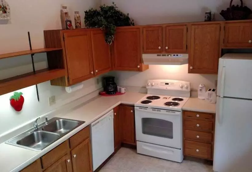 Northwoods A4   Huckleberry Hideaway