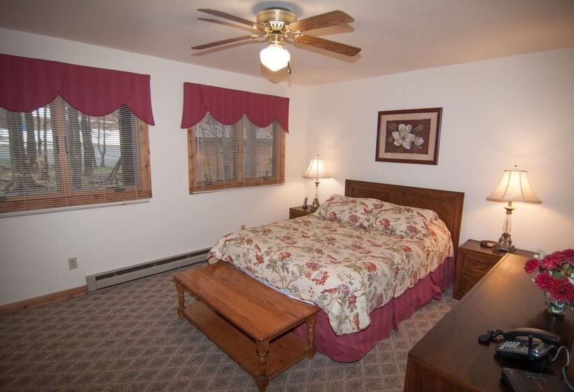 Northwoods A4 Huckleberry Hideaway