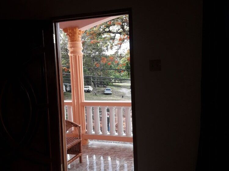 پانسیون Albevel Fair View Complex