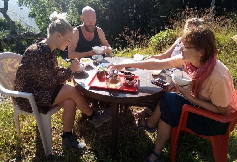 پانسیون Begnas Yoga & Retreat