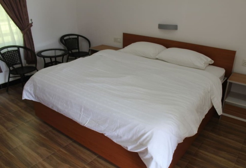 Pensão Emma Guesthouse 1