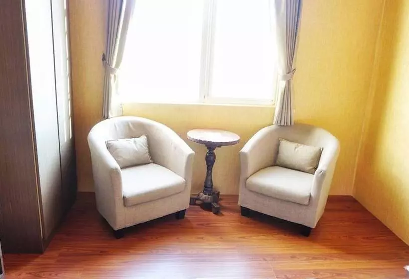 پانسیون Red Roof B&b