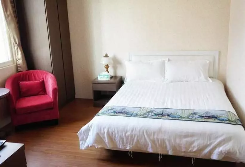 پانسیون Red Roof B&b