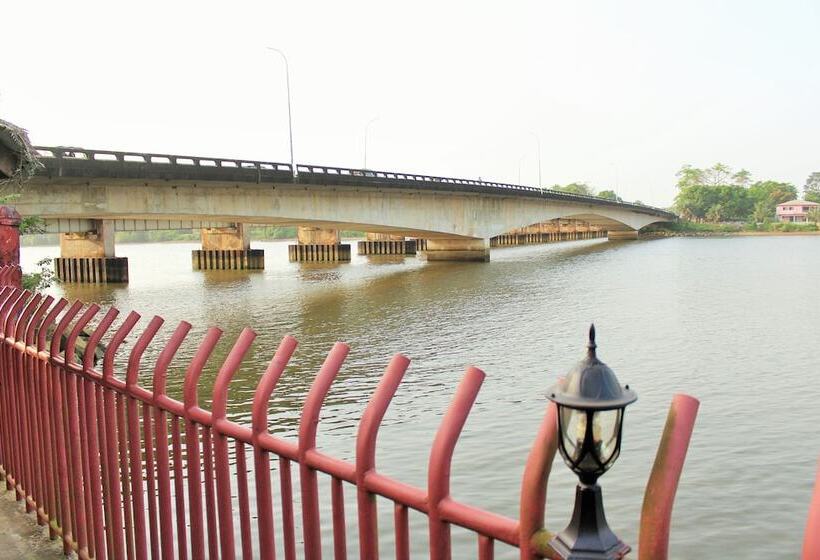 Riverside Resort Villas