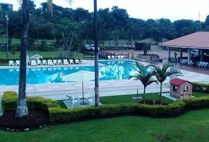 ホテル Campestre Aguamaco