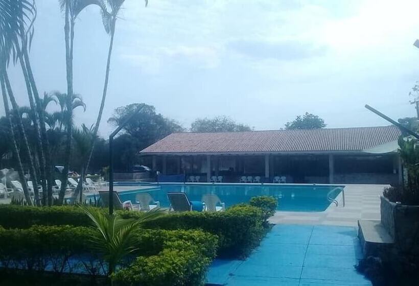 ホテル Campestre Aguamaco