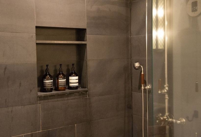 Hotel Eleven Deplar Farm