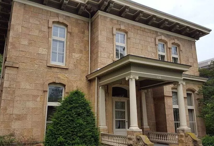 هتل Governor S Mansion Inn