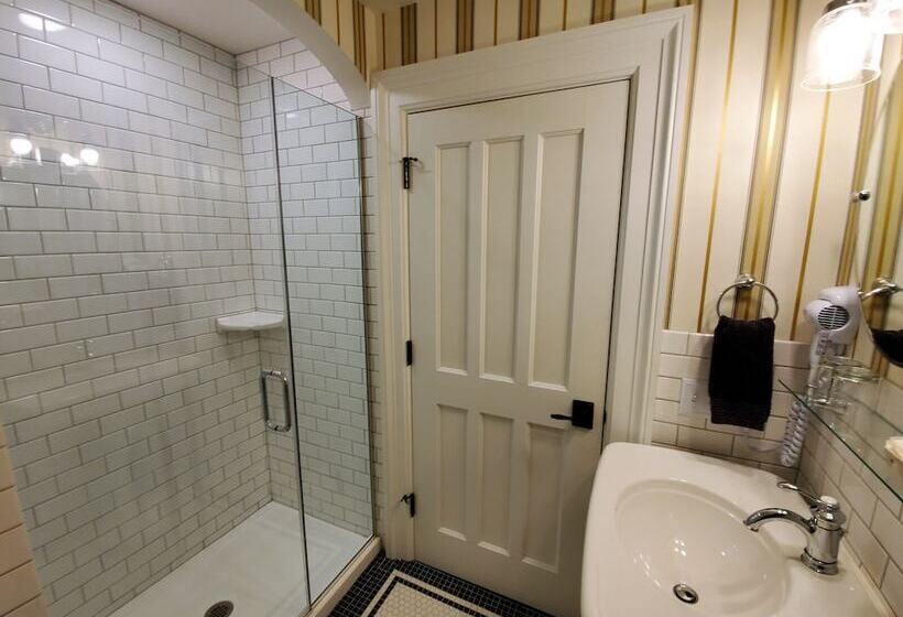 فندق Governor S Mansion Inn