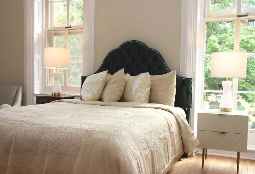 هتل Governor S Mansion Inn