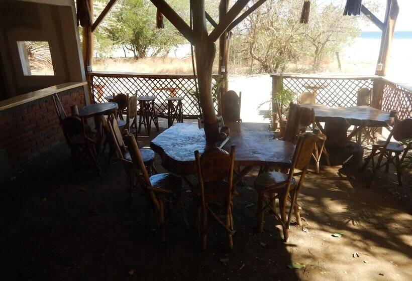 هتل Hostal Cafecerveza