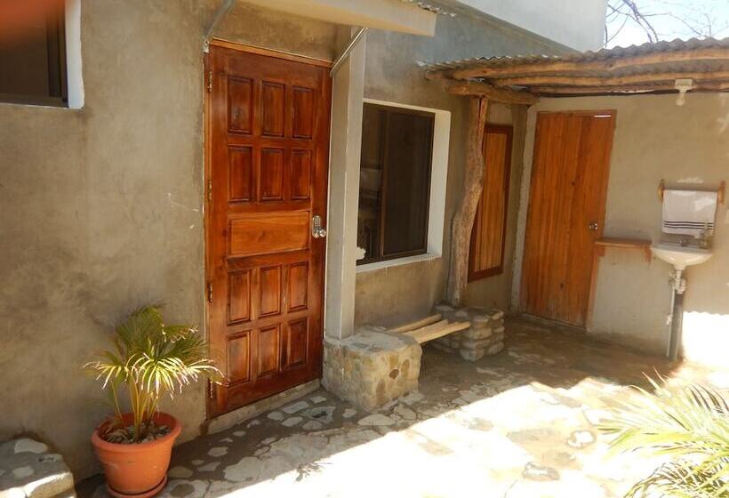 هتل Hostal Cafecerveza