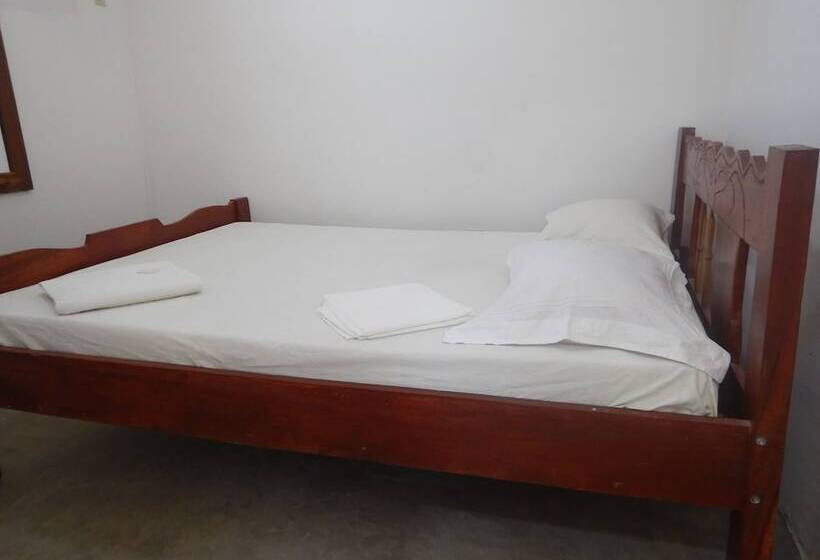 هتل Hostal Cafecerveza