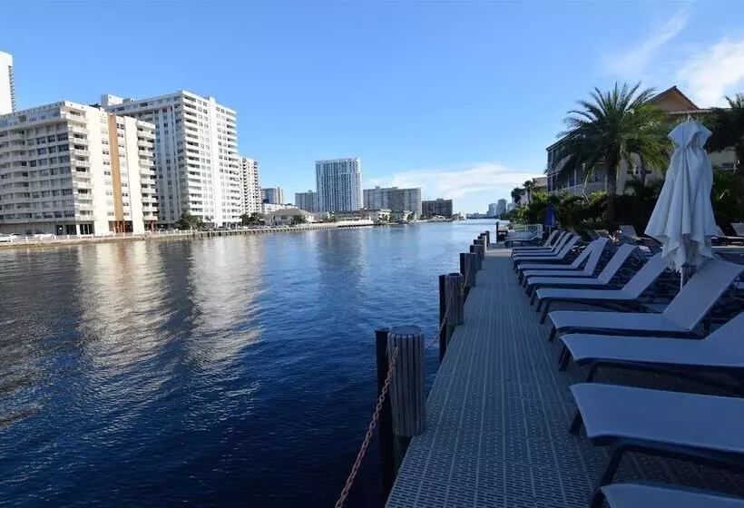 Hotelli Ocean & Bay View Residence 1 Bed 1 Bath @ Beachwalk