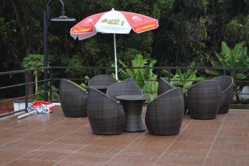 هتل Red Island Inn