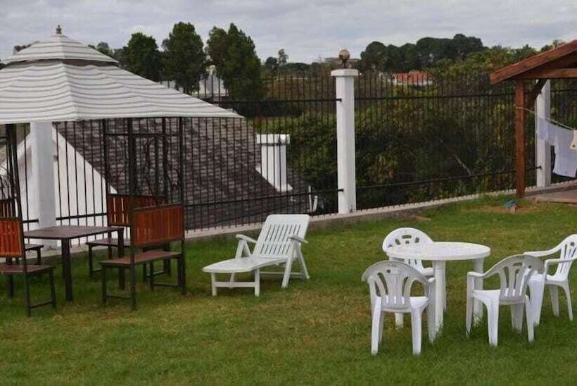 هتل Red Island Inn