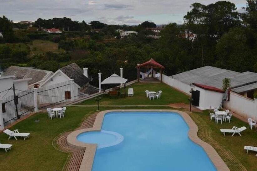 هتل Red Island Inn