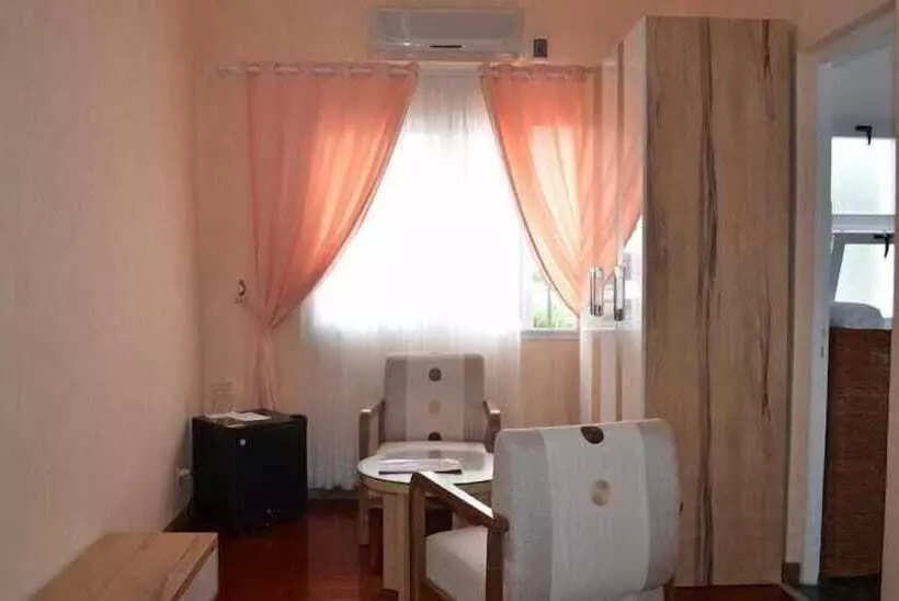 هتل Red Island Inn