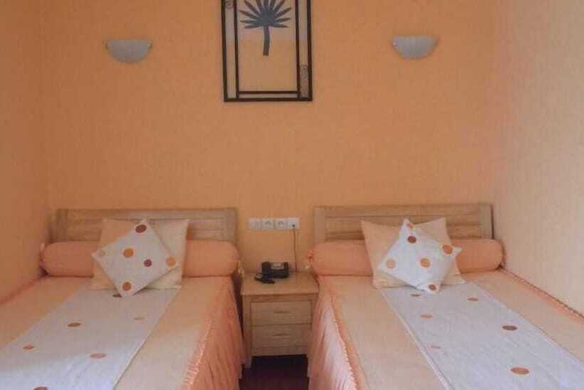 هتل Red Island Inn