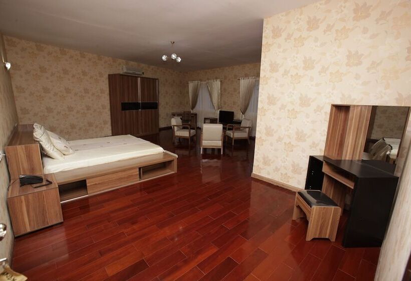 هتل Red Island Inn