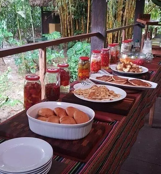 Inotawa Expeditions Amazon House Hostel