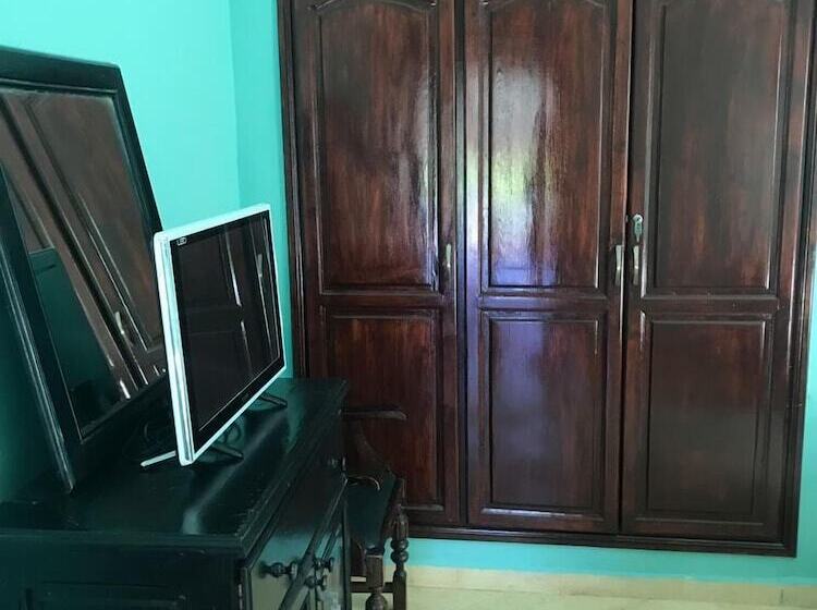 پانسیون Villa Ikram