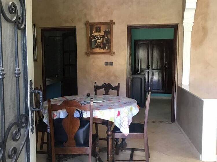 پانسیون Villa Ikram