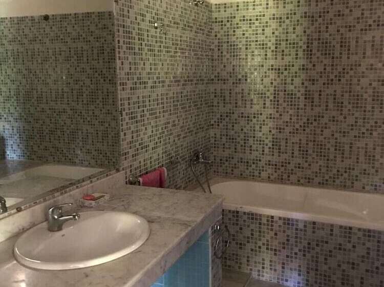 پانسیون Villa Ikram