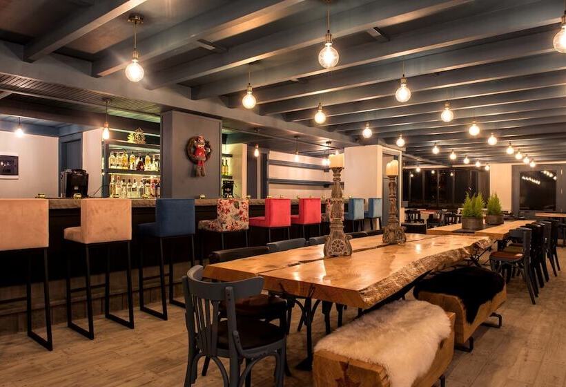 هتل La Maison Des Cèdres