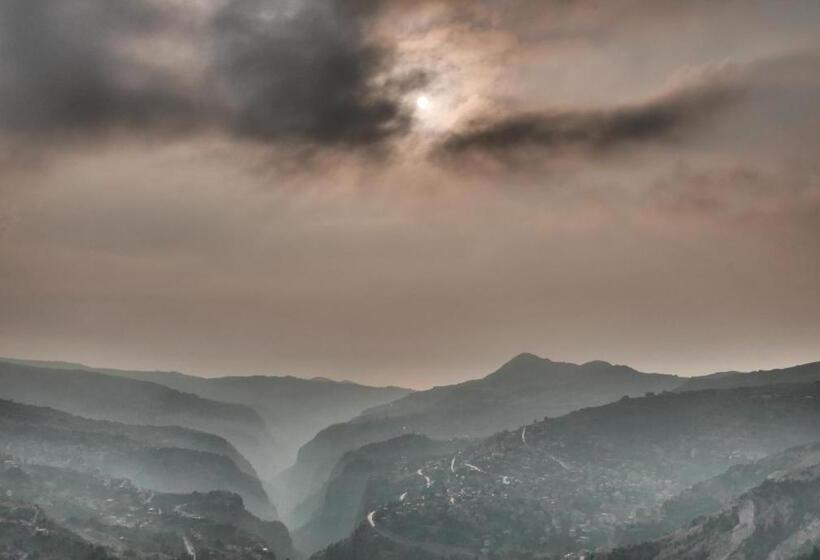 هتل La Maison Des Cèdres