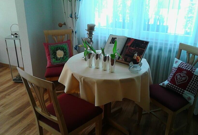 فندق Landpension Haus Ruth