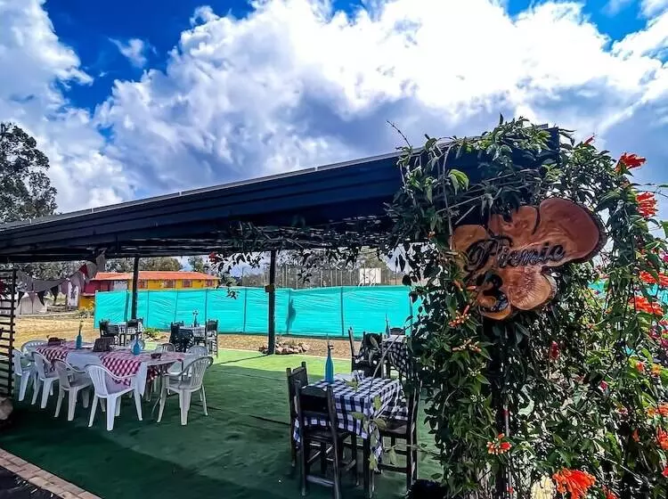 Hotelli Parador La Mesa Redonda