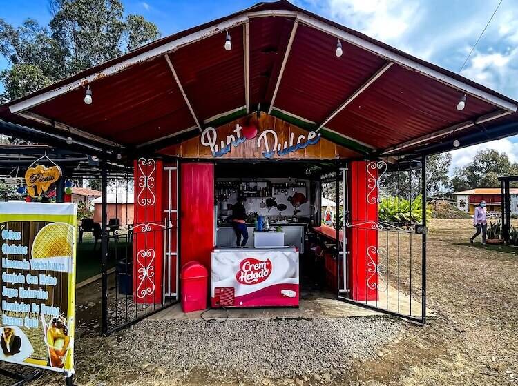 ホテル Parador La Mesa Redonda