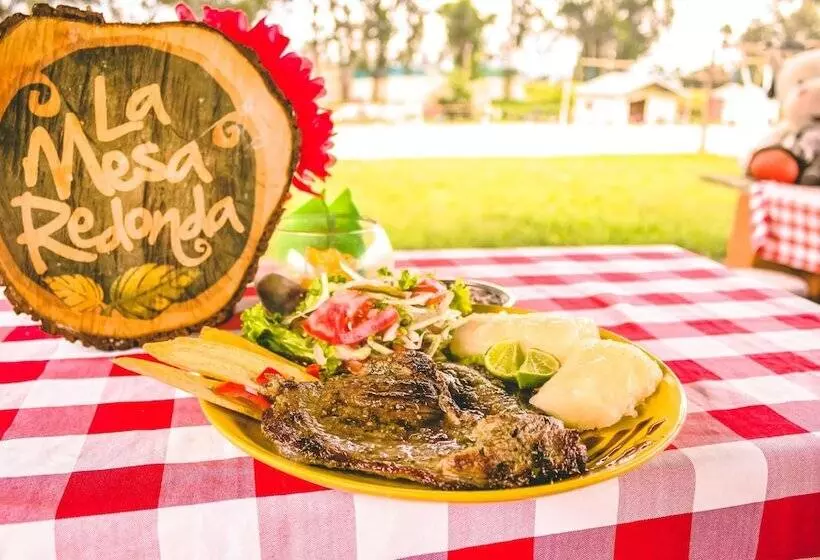 Hotelli Parador La Mesa Redonda